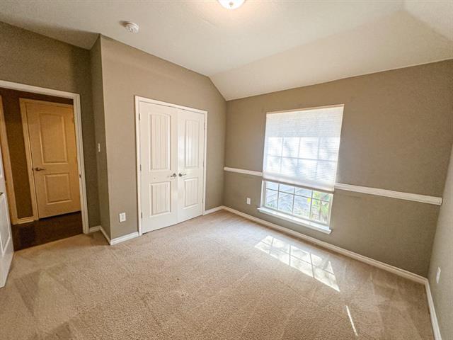 Building Photo - 1715 Nestledown Dr