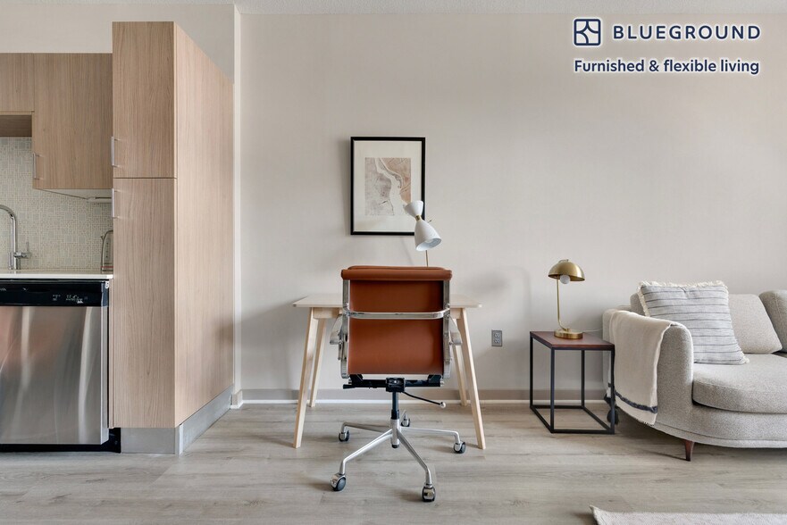 Building Photo - 505 18th St S