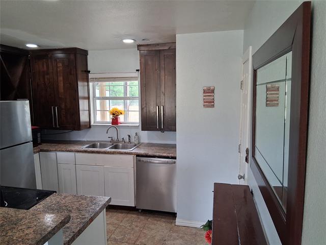 Primary Photo - 1584 Kelly Rd