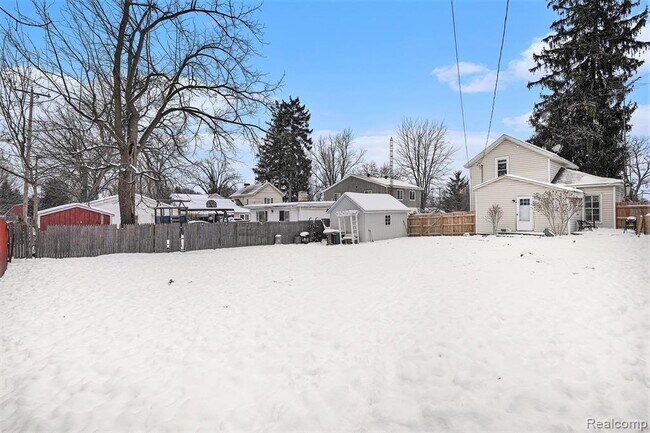 Building Photo - 532 E Broad St