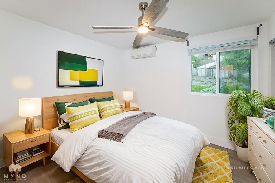 Building Photo - 13942 Mango Dr