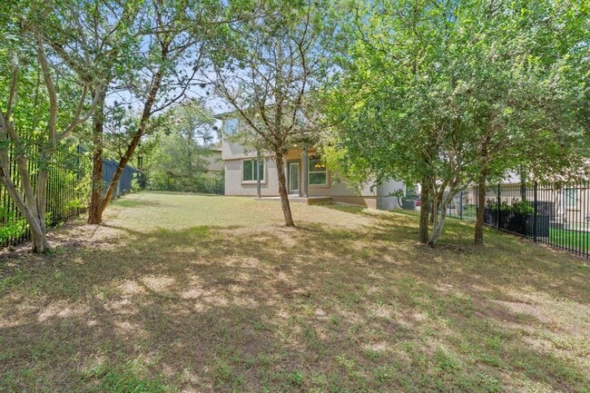 Building Photo - 307 Parkside Dr
