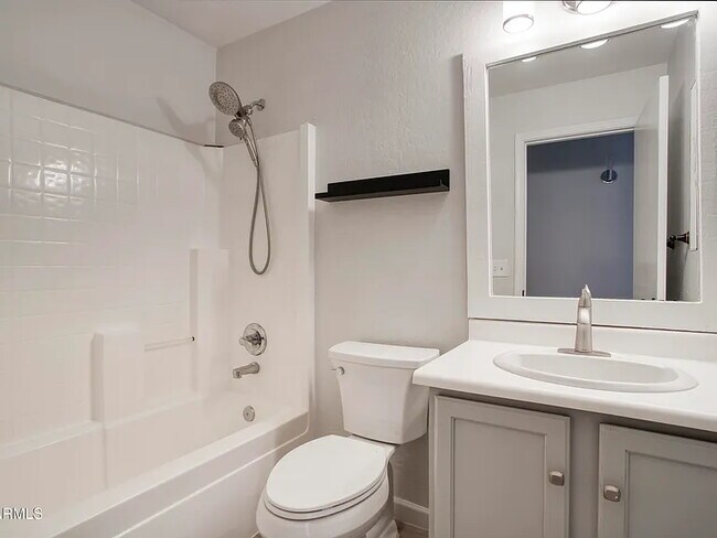 Building Photo - 15020 W Watson Ln