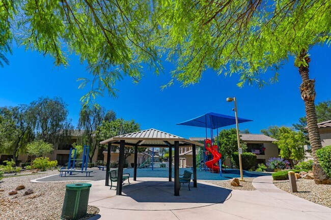Building Photo - 3 Bed, 2 Bath, 1 Car Aliante Condo
