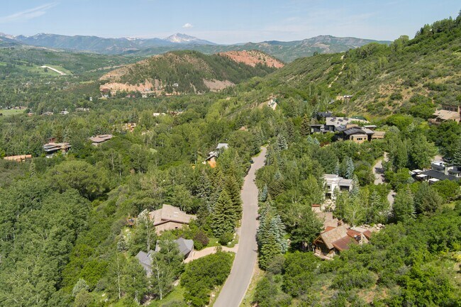 Building Photo - 27 Nighthawk Dr