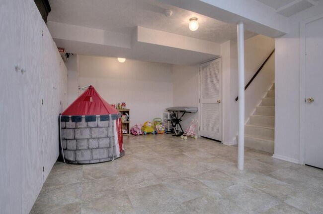 Building Photo - 307 Marian Ave