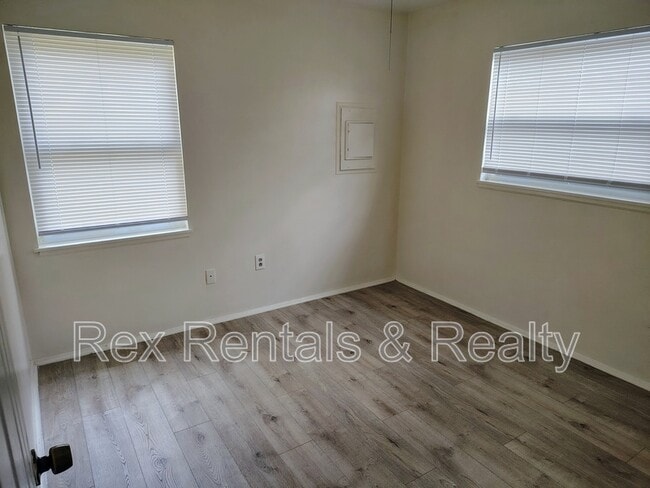 Building Photo - 4609 18th Ave S