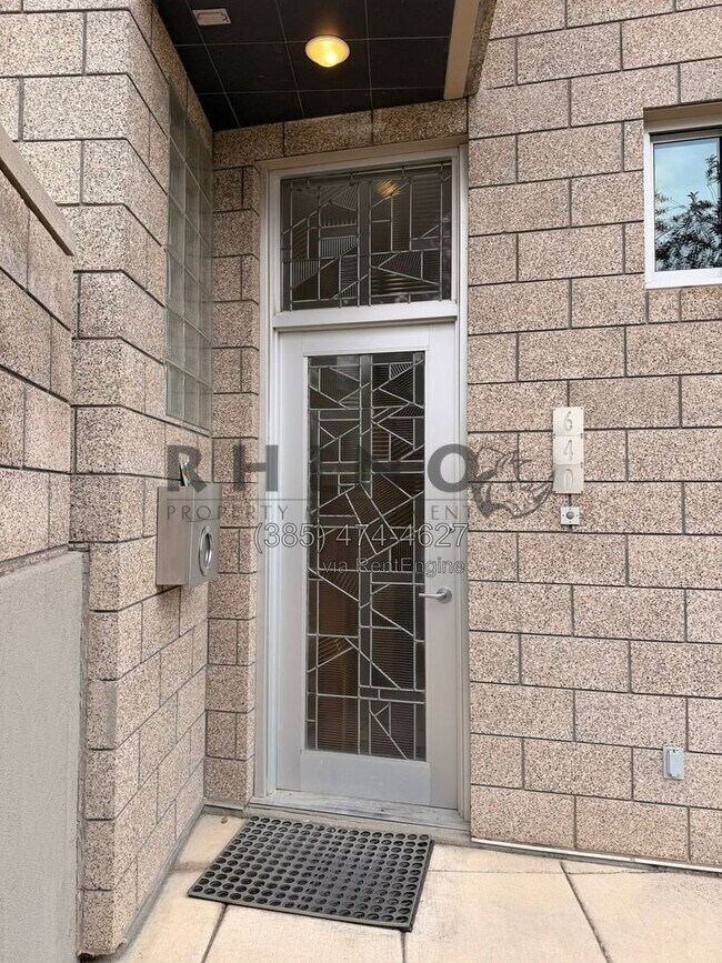 Building Photo - 640 K St