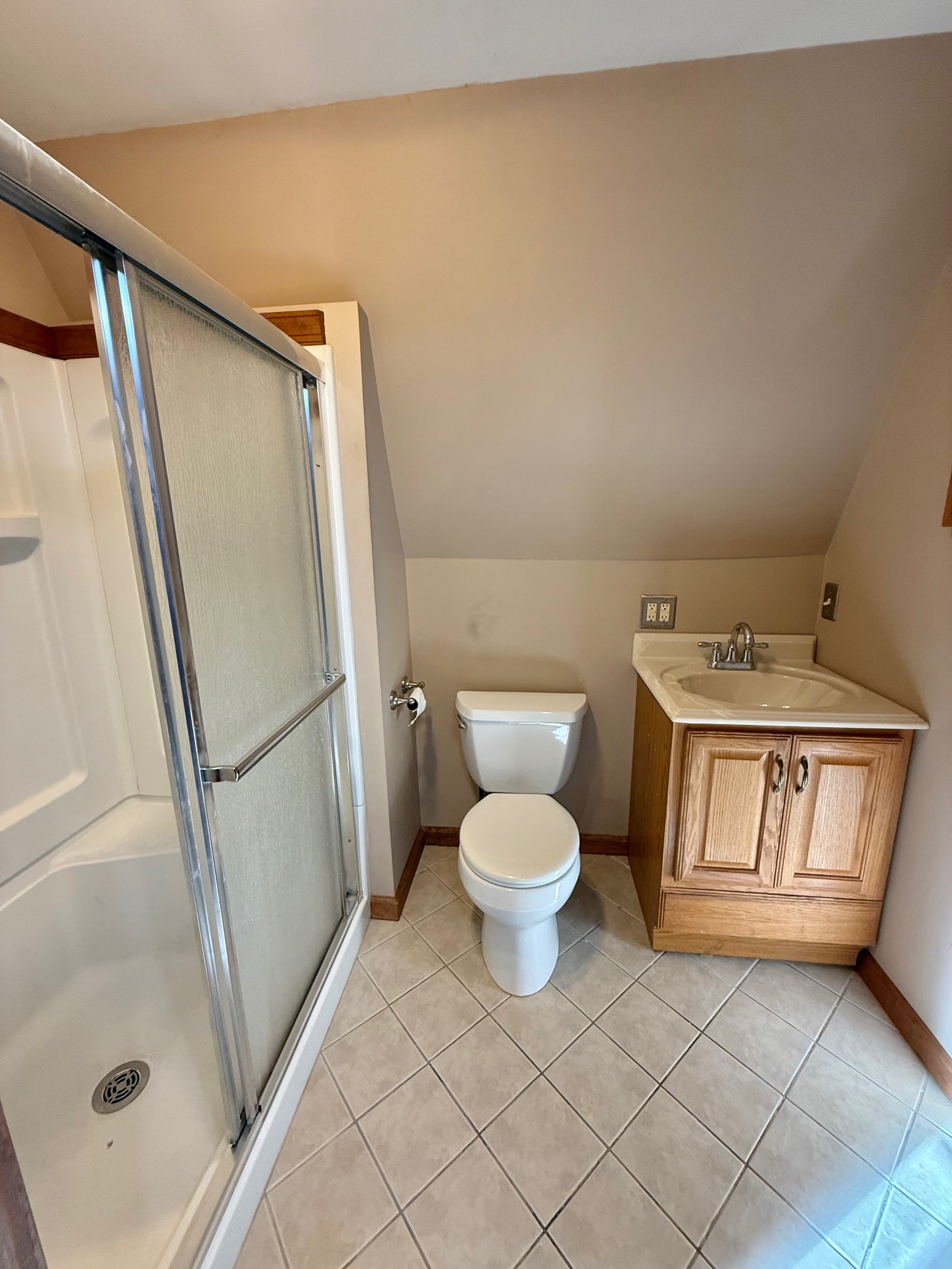 Building Photo - 216 Laurel Ave