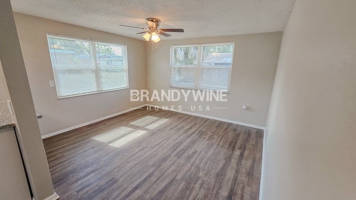 Building Photo - 6914 Tierra Verde St