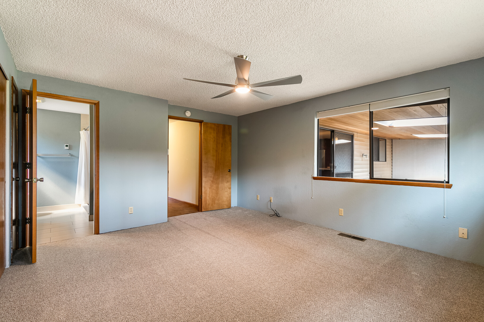 Building Photo - 1250 Racine St