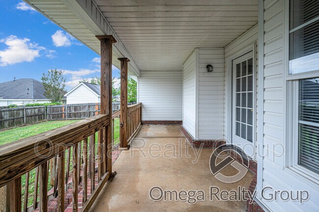 Building Photo - 5561 Heatherbrae Ln