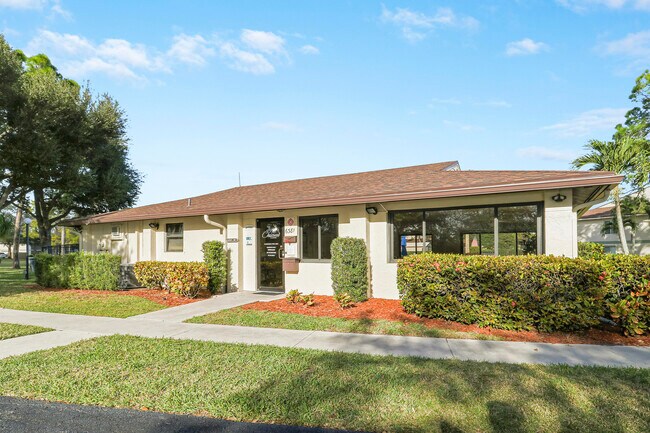 Building Photo - 6520 Chasewood Dr