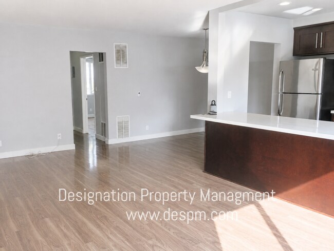 Building Photo - 7638 Hampton Ave