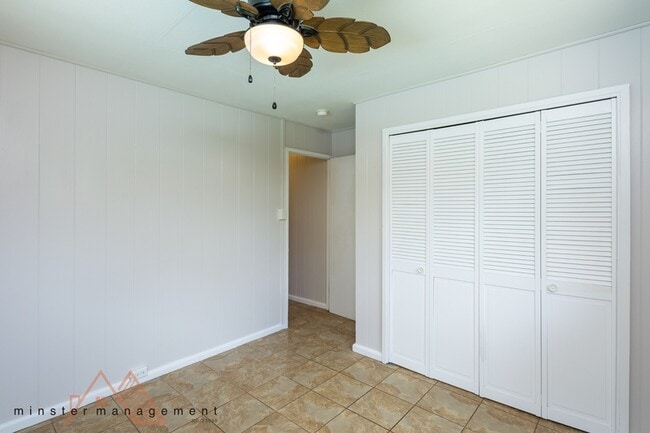 Building Photo - 1568 Kupau St