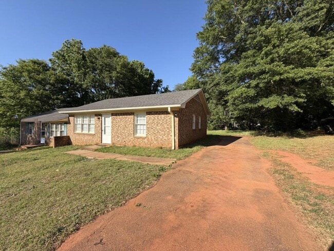 Building Photo - 14 Wedgefield Dr
