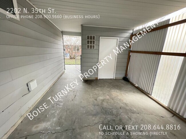 Building Photo - 2202 N 35th St