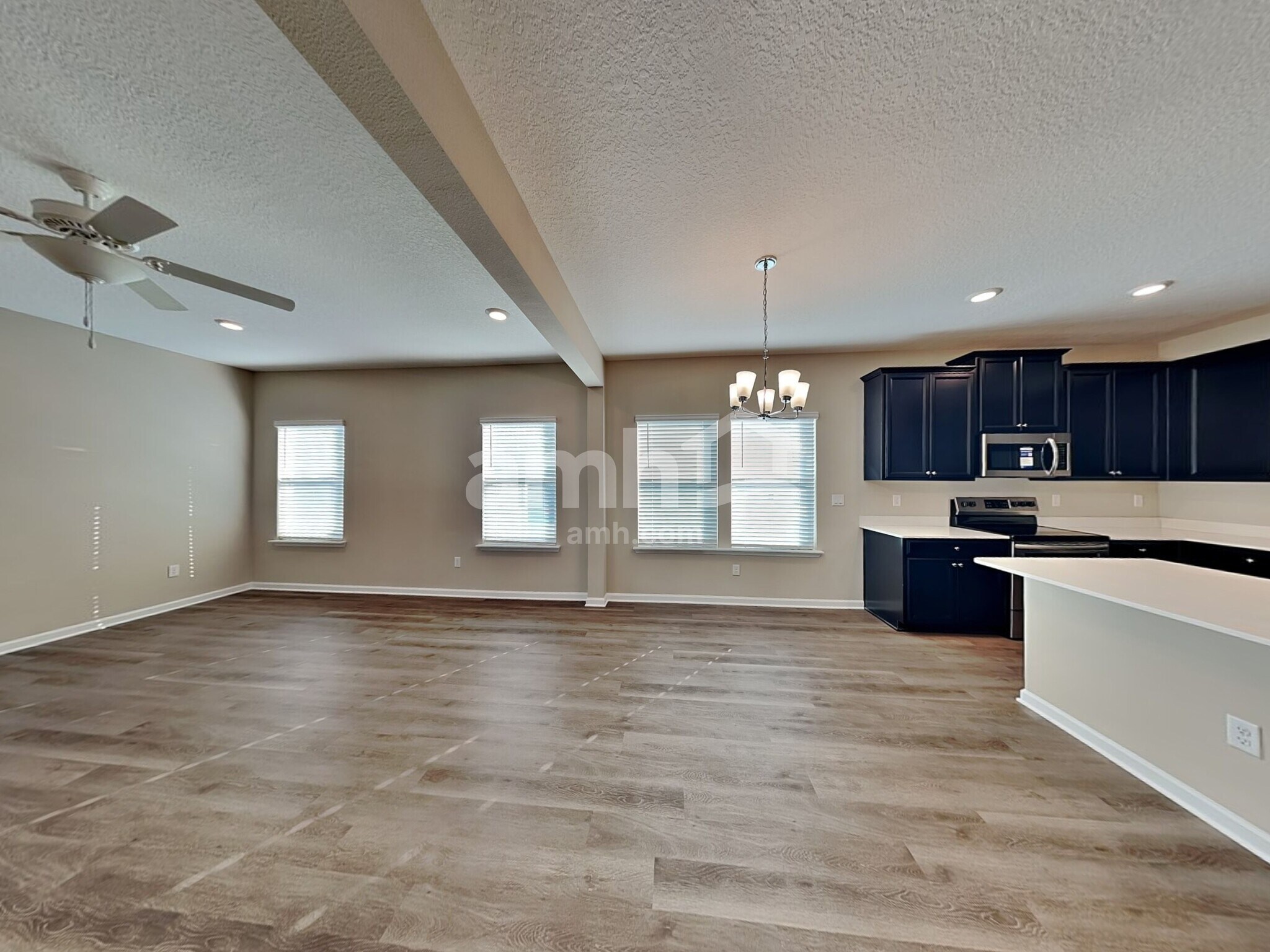 Building Photo - 245 Hemlock Pt