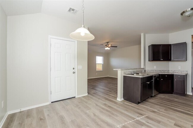 Building Photo - 5713 Gadwall Rd