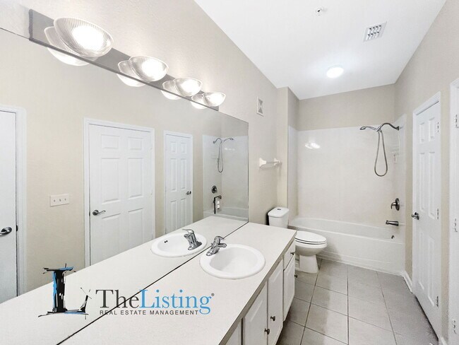 Building Photo - 8630 Buccilli Dr