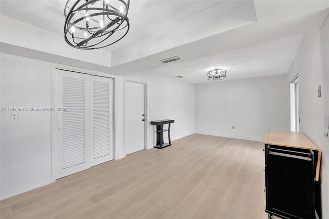 Building Photo - 9121 SW 54th Pl