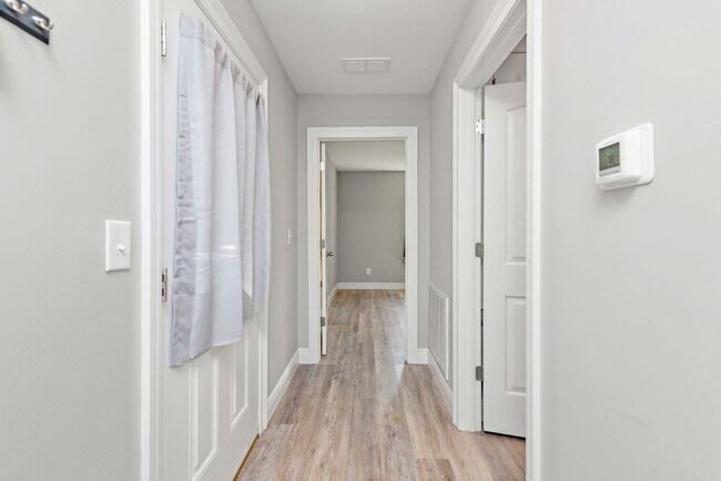 Building Photo - Charming 3-Bedroom Home in Pensacola – Clo...