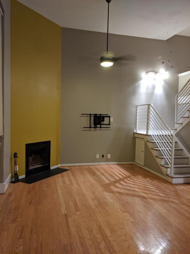 Building Photo - 629 Constitution Ave NE