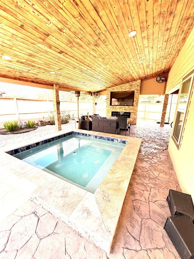 Building Photo - 1610 City Nights Wy