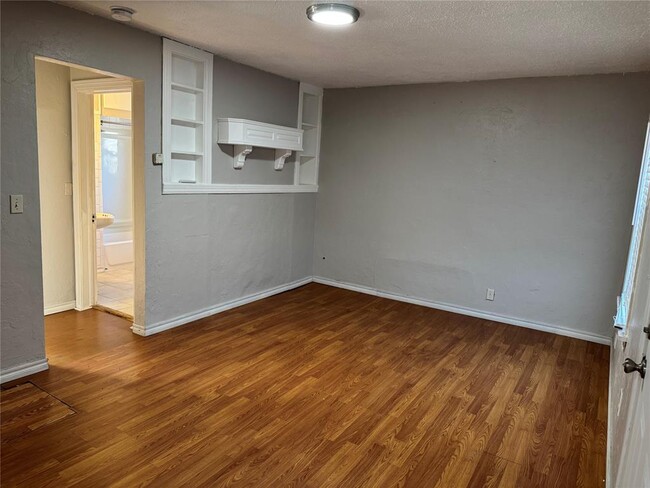 Building Photo - 6812 NW 37th St