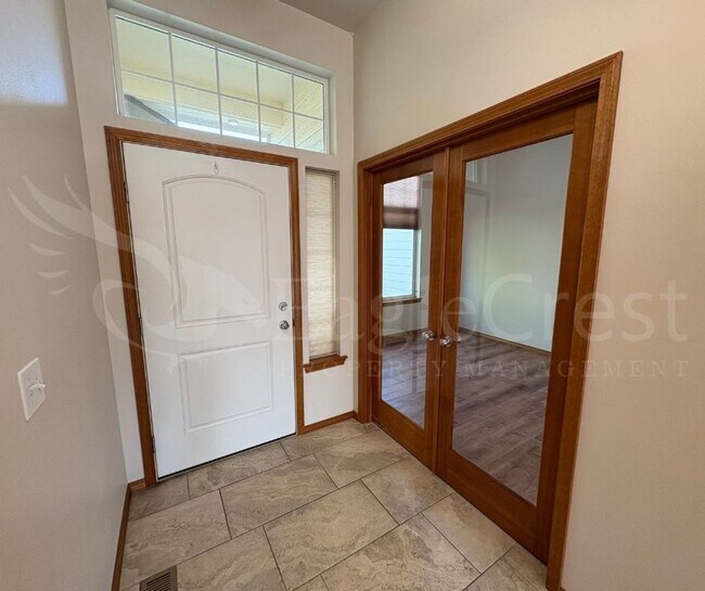 Building Photo - Three Bedroom, Two Bathroom House in Chape...