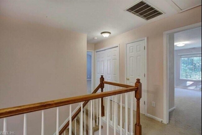 Building Photo - 141 Baker Farm Dr
