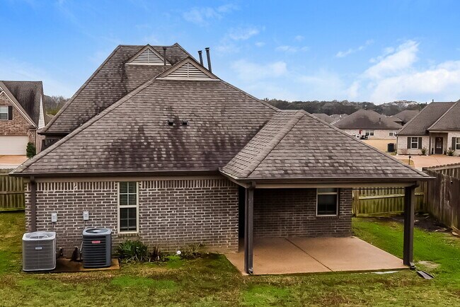 Building Photo - 2600 Molly Ln