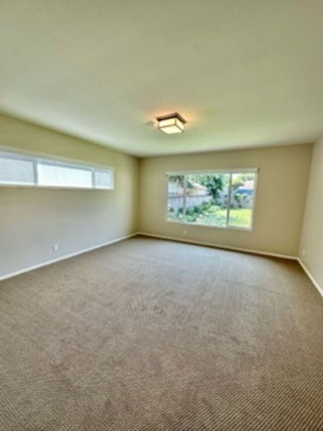 Building Photo - Beautiful Home in a Lovely Neighborhood! Available Spacious 2 Bedroom and Two Bathroom!