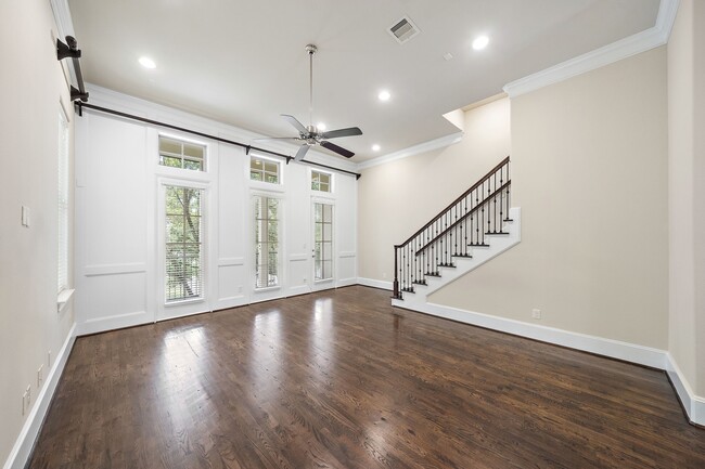 Building Photo - 6606 Toledo St