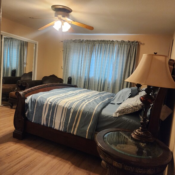 Building Photo - 6245 Luxurious