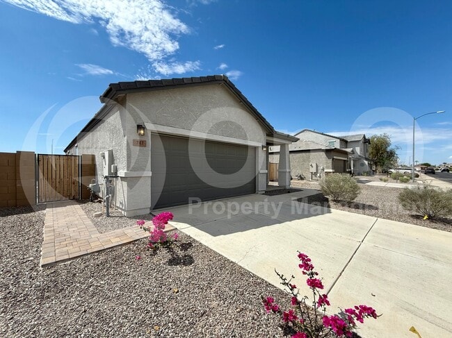 Building Photo - 747 W Nova Pl