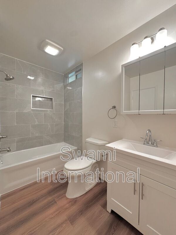 Building Photo - 1820 Avenida Estudiante