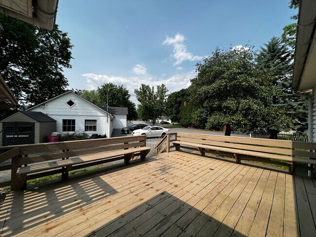 Building Photo - Beautiful 4 Bedroom 1.5 Bath in Marietta !