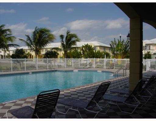 Building Photo - 1221 Lucaya Dr