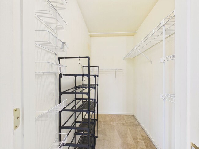 Building Photo - 413 Waverly Woods Dr