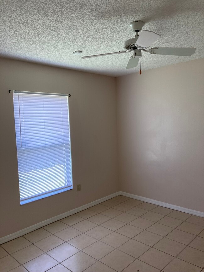 Building Photo - 867 Lake Jackson Cir