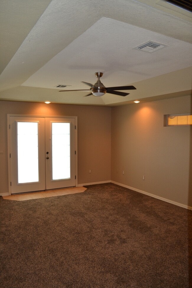 Building Photo - Lake Weir - Bird Island Rental - 5/3/2 Water Front Living at it's Best! **Available Soon**