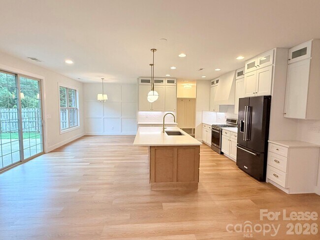 Building Photo - 5707 Verducci Ln