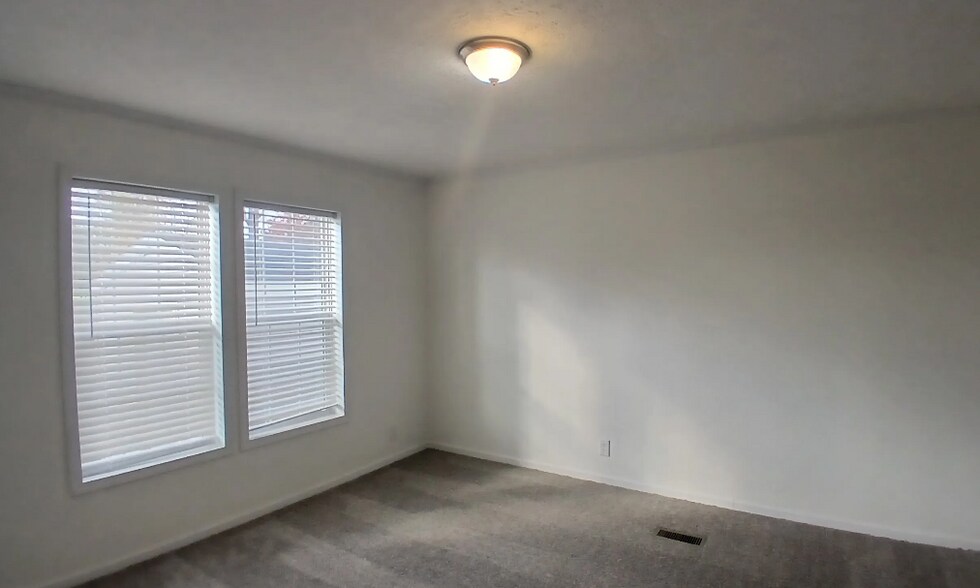 Building Photo - 57185 Carriage Ln