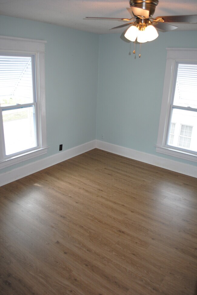 Building Photo - 100 Morris Ave