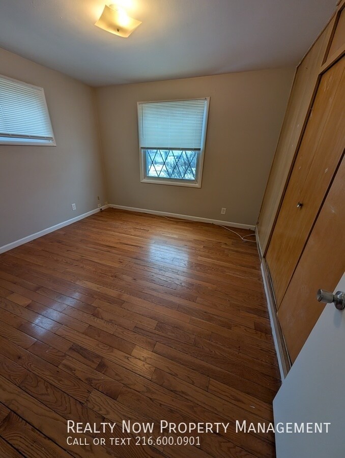 Building Photo - 13604 Oak Park Blvd