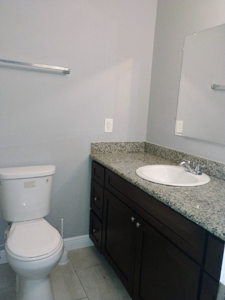 Building Photo - 12240 Jackson Rd