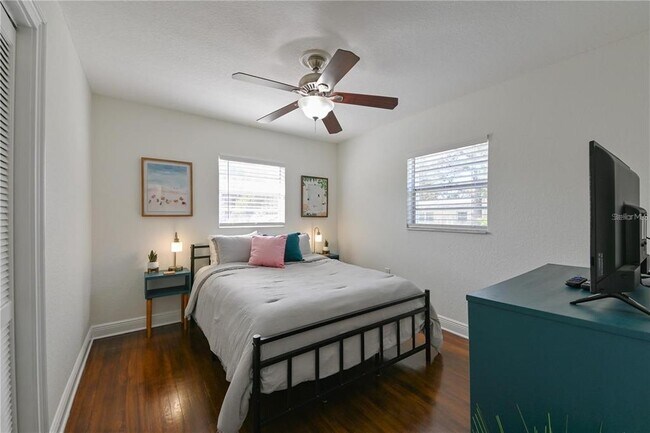 Building Photo - 4503 S Cortez Ave