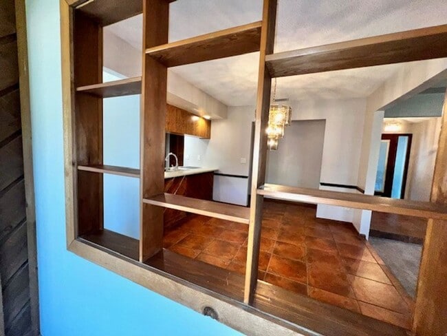 Building Photo - 320 Columbus Cir