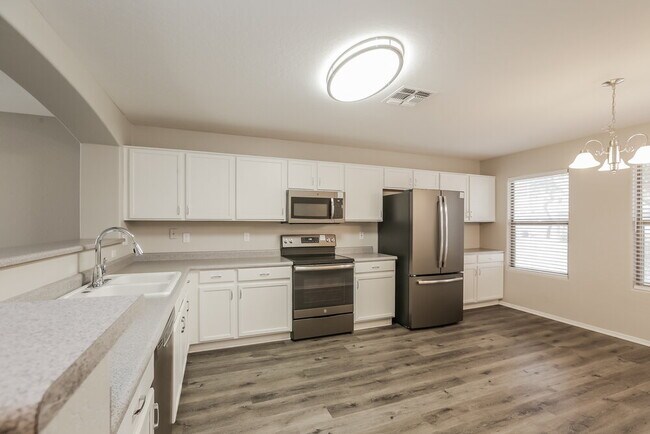 Building Photo - 7637 S 27th Way